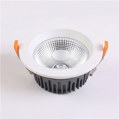 Downlights Led li ma jgħaddix ilma minnhom